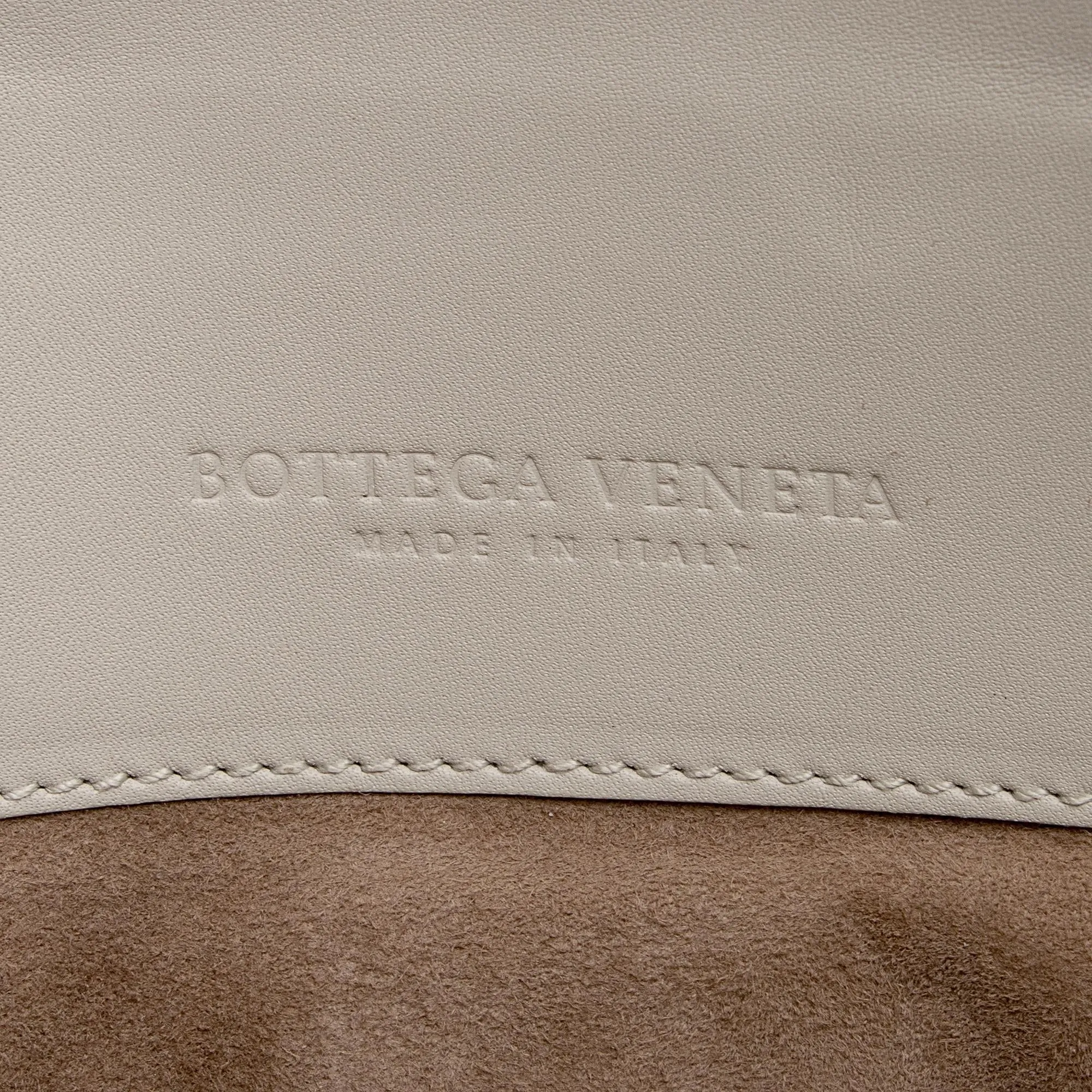 Bottega Veneta Intrecciato Nappa Leather Piazza Medium Top Handle Bag (SHF-a9Rtki)