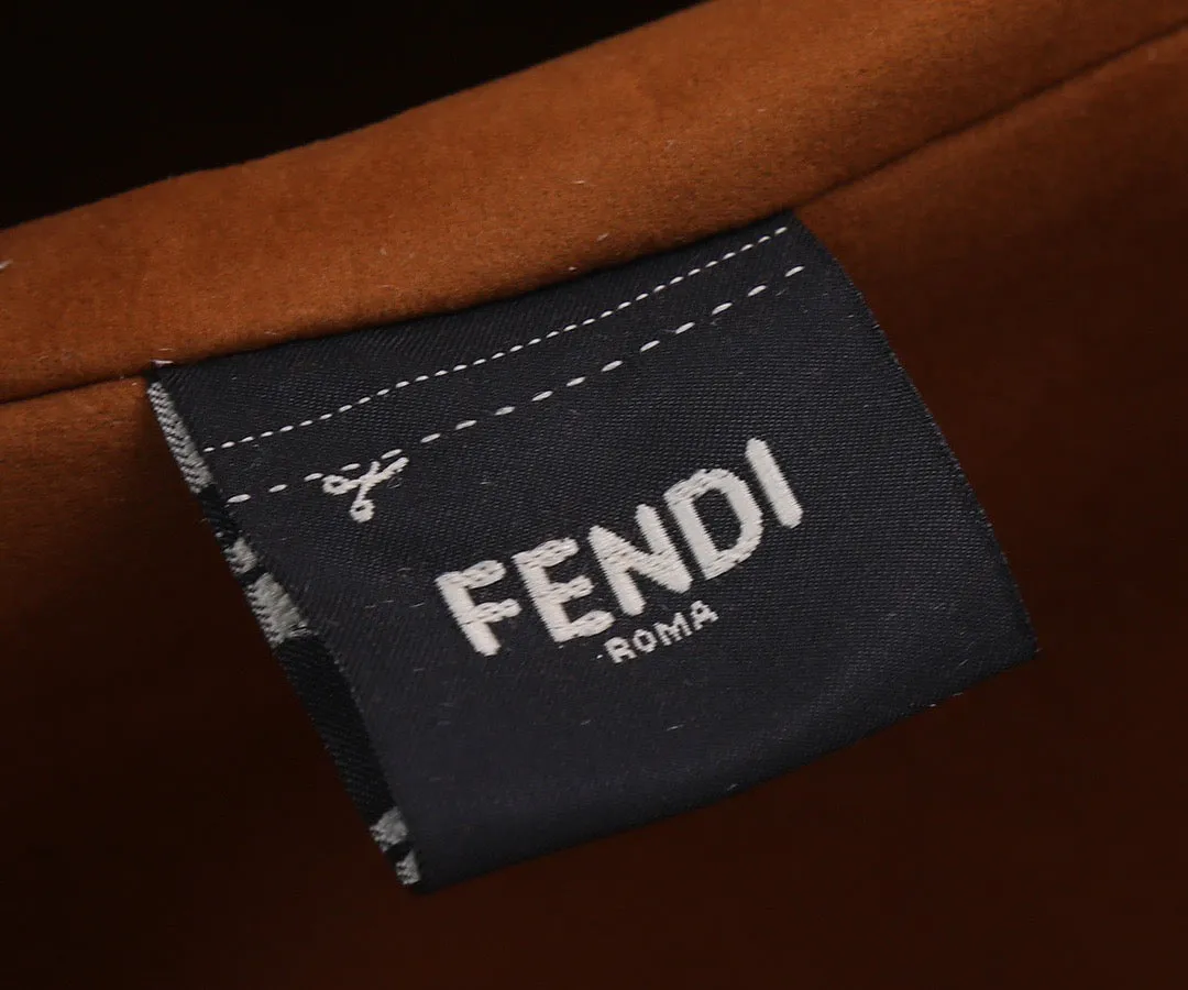 FF153 Fendi O’Lock Zipper / 13.8x5.5x9inch