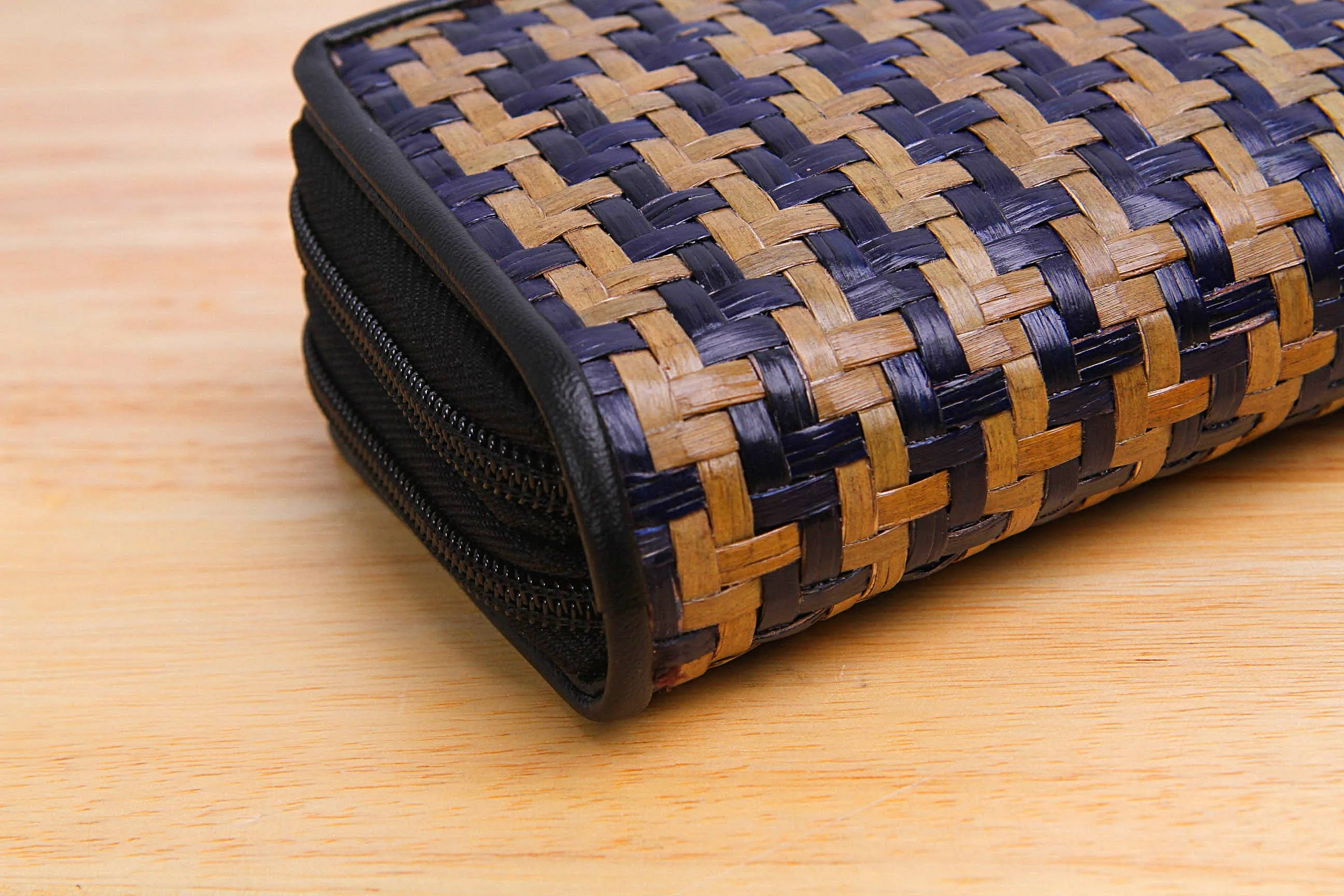 Woven dyed Seagrass – striped wallet (short)